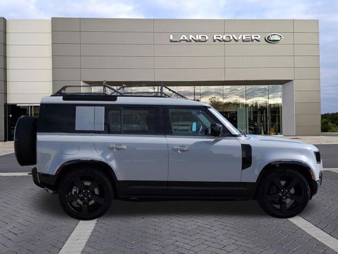 New 2026 Land Rover Defender 110 X-Dynamic SE AWD/4WD image 4