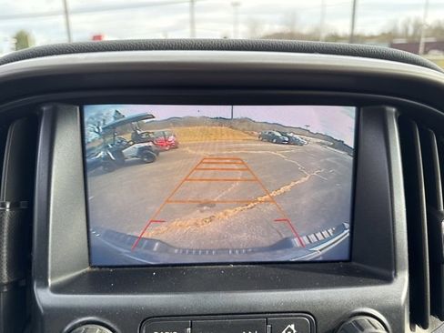 Used 2017 Chevrolet Colorado Z71 w/ Z71 Midnight Edition image 16