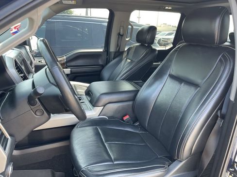 Used 2019 Ford F150 Lariat w/ Equipment Group 502A Luxury AWD/4WD image 9