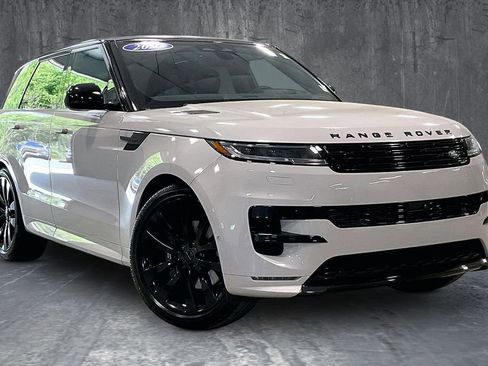 Used 2026 Land Rover Range Rover Sport Dynamic SE AWD/4WD image 3