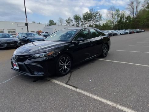 Used 2024 Toyota Camry SE FWD image 7