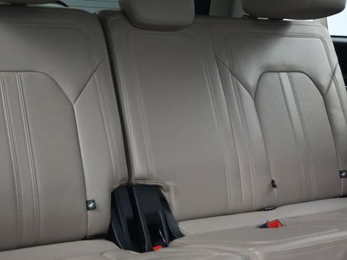 Used 2022 Ford Expedition Max Limited image 12