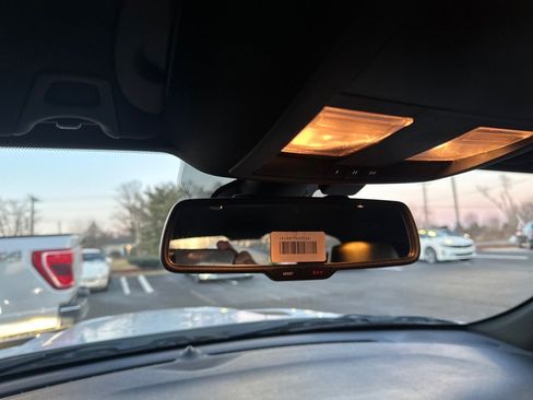 Used 2015 Dodge Challenger SRT Hellcat image 21