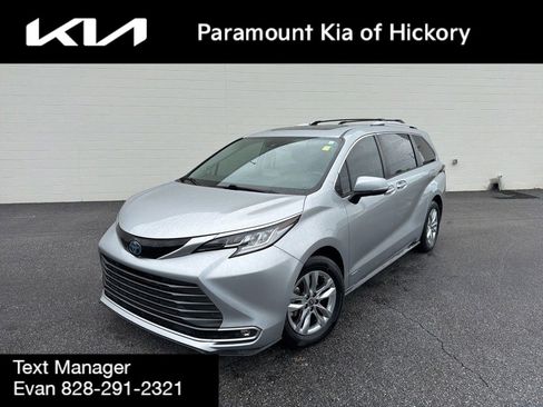 Used 2021 Toyota Sienna Limited FWD image 1
