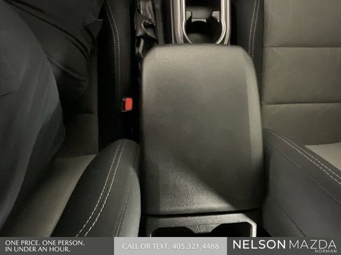 Used 2022 Toyota Tacoma TRD Sport w/ Technology Package image 39