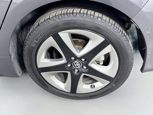 Certified 2019 Toyota Prius XLE w/ Carpet Mat Package image 28