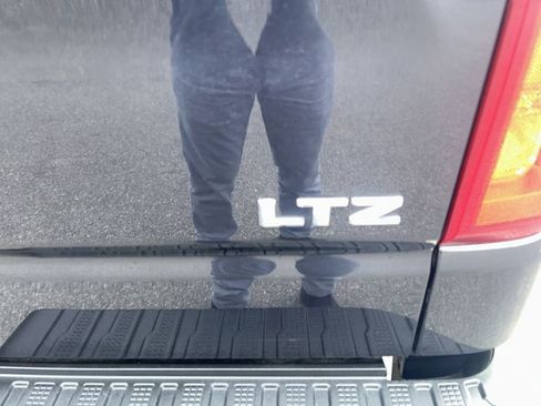 Used 2023 Chevrolet Silverado 1500 LTZ image 12