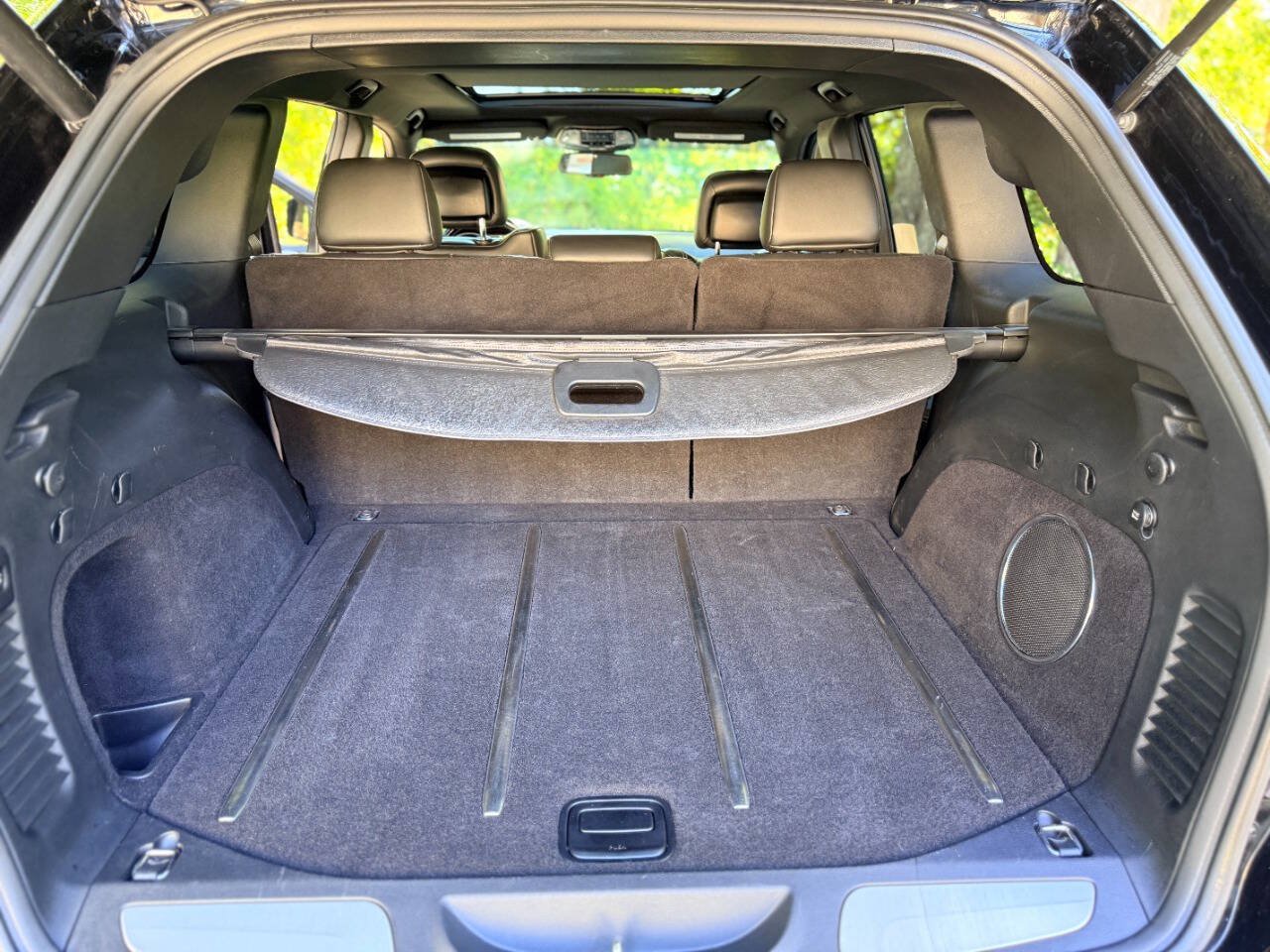 Used 2015 Jeep Grand Cherokee Overland AWD/4WD image 13