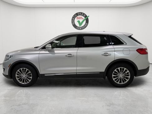 Used 2018 Lincoln MKX Select w/ Select Plus Package FWD image 2