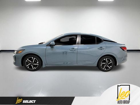 Used 2025 Nissan Sentra SV FWD image 11