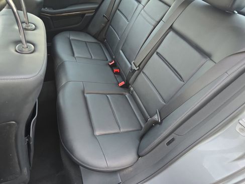 Used 2010 Mercedes-Benz E 350 Sedan image 17