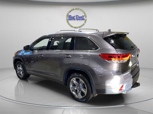 Used 2019 Toyota Highlander Limited Platinum image 2