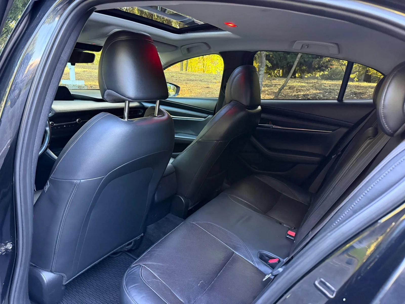Used 2019 MAZDA MAZDA3 Sedan FWD image 17
