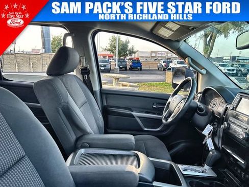 Used 2015 Nissan Titan SV w/ SV Value Truck Package RWD image 18