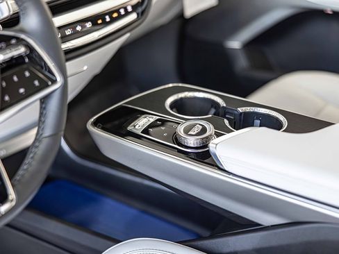 Used 2024 Cadillac Lyriq Sport image 24