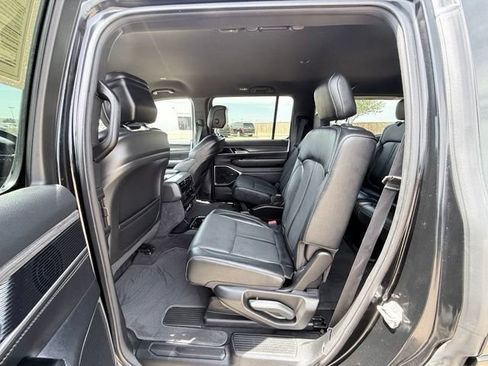 Used 2024 Jeep Wagoneer Series II AWD/4WD image 15