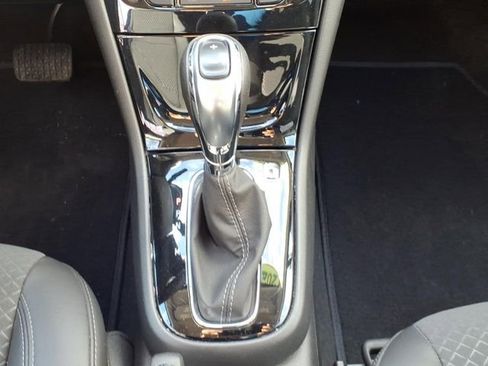 Used 2022 Buick Encore Preferred w/ Safety Package image 19