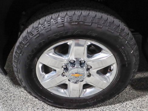 Used 2022 Chevrolet Silverado 2500 LTZ w/ Z71 Chrome Sport Edition AWD/4WD image 11