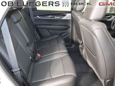 Used 2020 Cadillac XT5 Premium Luxury FWD image 16