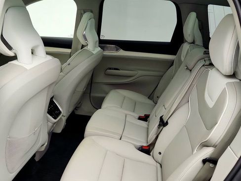 Used 2025 Volvo EX90 Ultra image 21