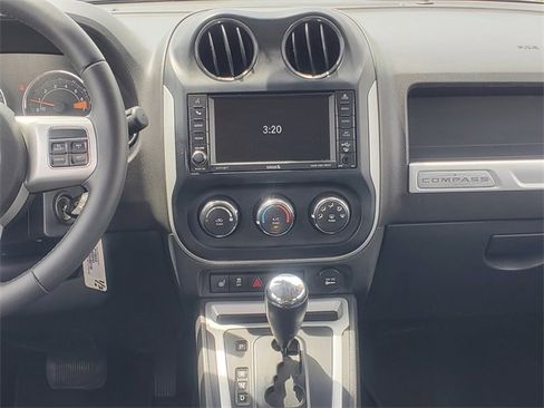 Used 2016 Jeep Compass High Altitude image 27