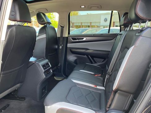 Certified 2024 Volkswagen Atlas Peak Edition SE image 18