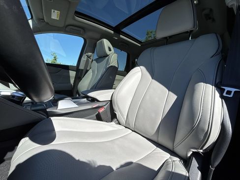 Used 2023 Acura MDX SH-AWD w/ Advance Package image 13