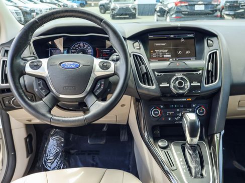 Used 2015 Ford Focus Electric Hatchback FWD image 3