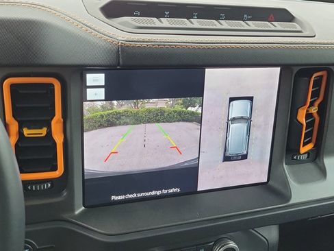 Used 2024 Ford Bronco Badlands image 31