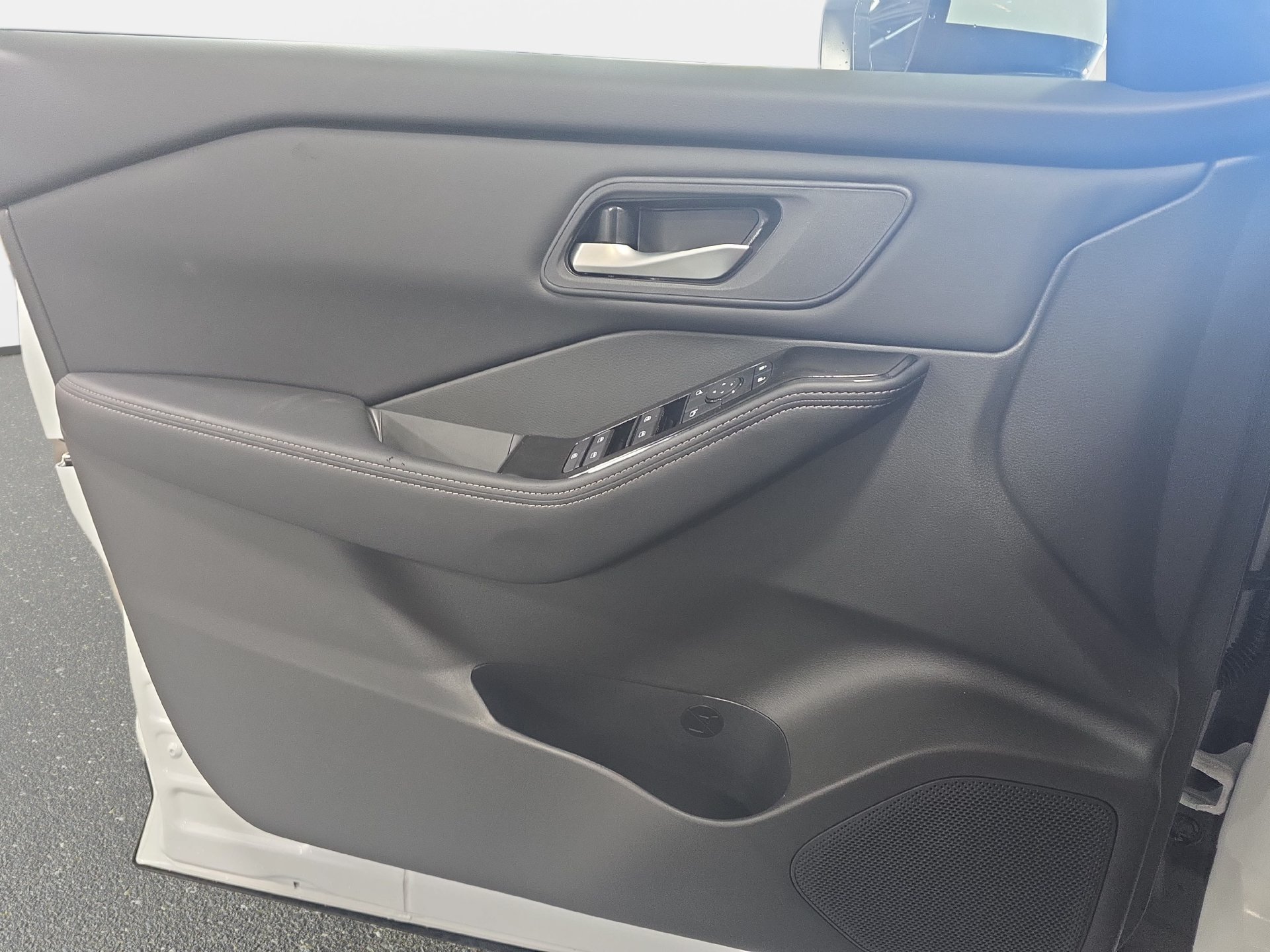 New 2026 Nissan Rogue SV AWD/4WD image 26