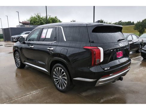Certified 2025 Hyundai Palisade Calligraphy FWD image 6