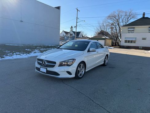 Used 2018 Mercedes-Benz CLA 250 4MATIC image 3