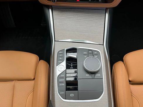 Certified 2025 BMW 330i Sedan image 11