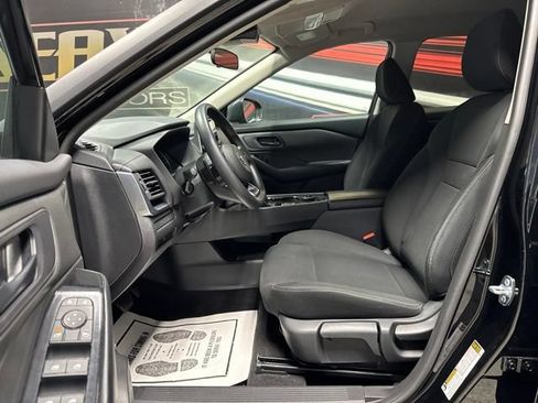 Used 2024 Nissan Rogue S AWD/4WD image 5