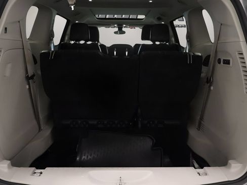 Used 2020 Chrysler Pacifica Limited FWD image 20