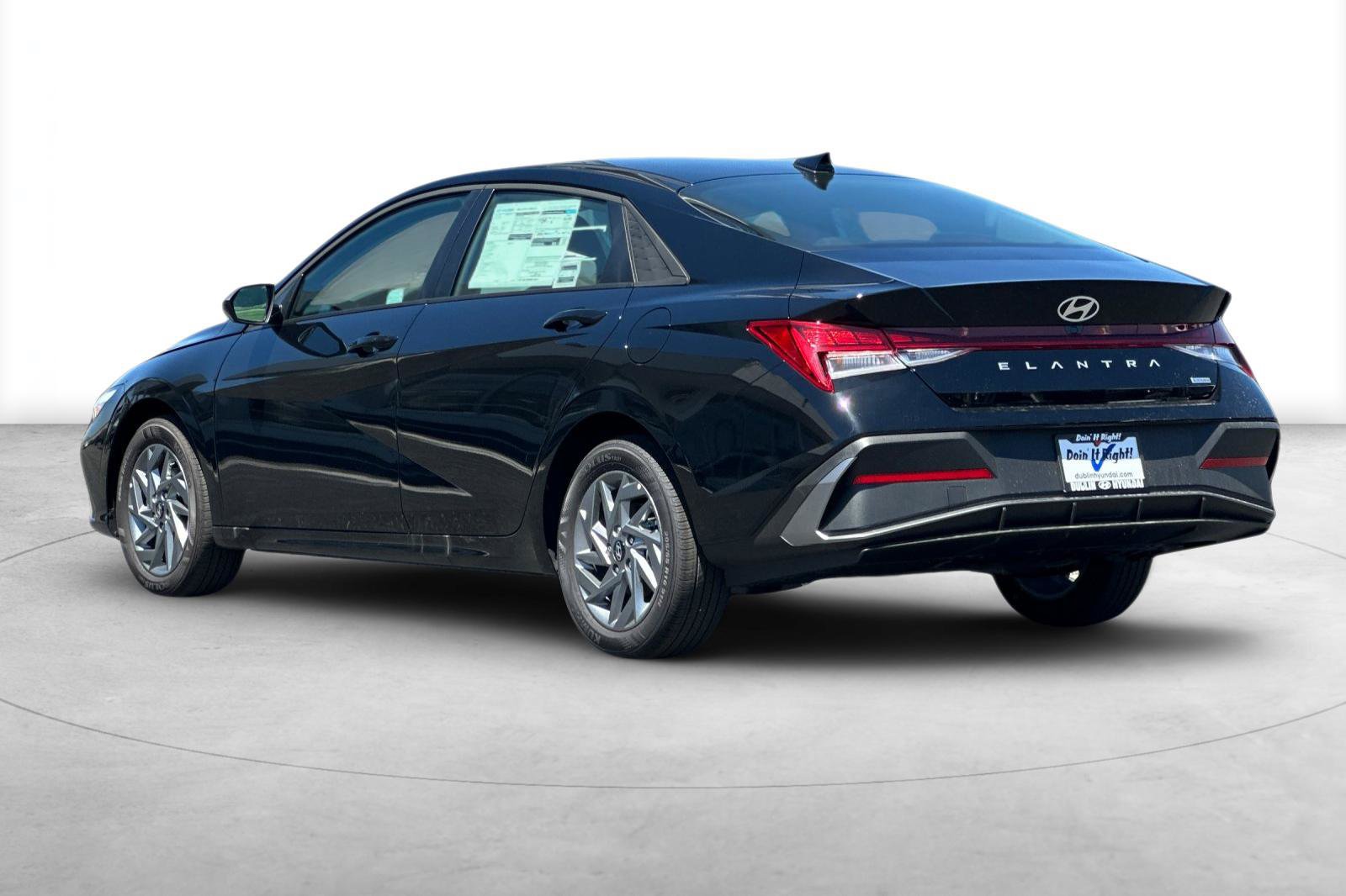 New 2026 Hyundai Elantra Hybrid FWD image 4
