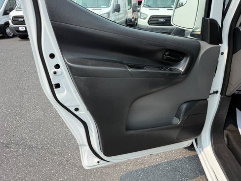 Used 2017 Nissan NV200 SV w/ Technology Package FWD image 11