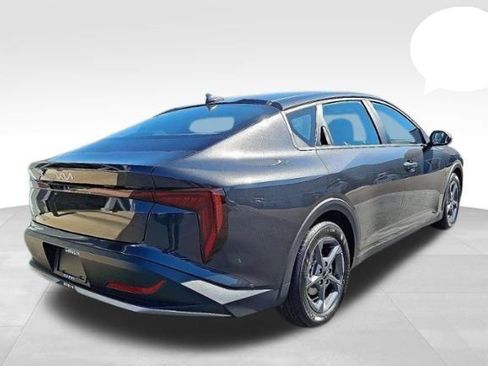 New 2025 Kia K4 LXS image 4