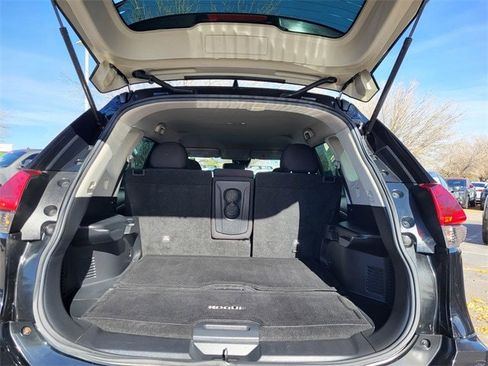 Used 2019 Nissan Rogue S image 20