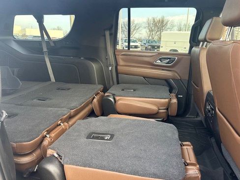 Used 2021 Chevrolet Suburban High Country image 45