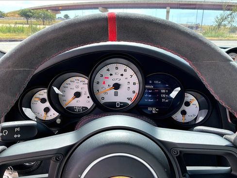 Used 2018 Porsche 911 GT3 RWD image 25