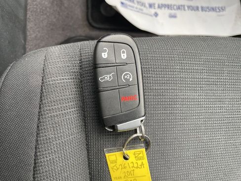 Used 2017 Jeep Grand Cherokee Laredo w/ Quick Order Package 23E image 23