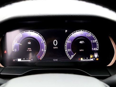 New 2025 Jeep Grand Cherokee Altitude image 12