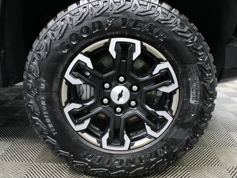 Used 2024 Chevrolet Silverado 1500 ZR2 AWD/4WD image 8