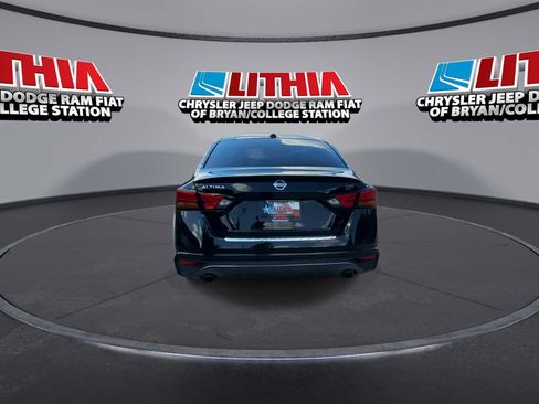 Used 2021 Nissan Altima 2.5 SR FWD image 7