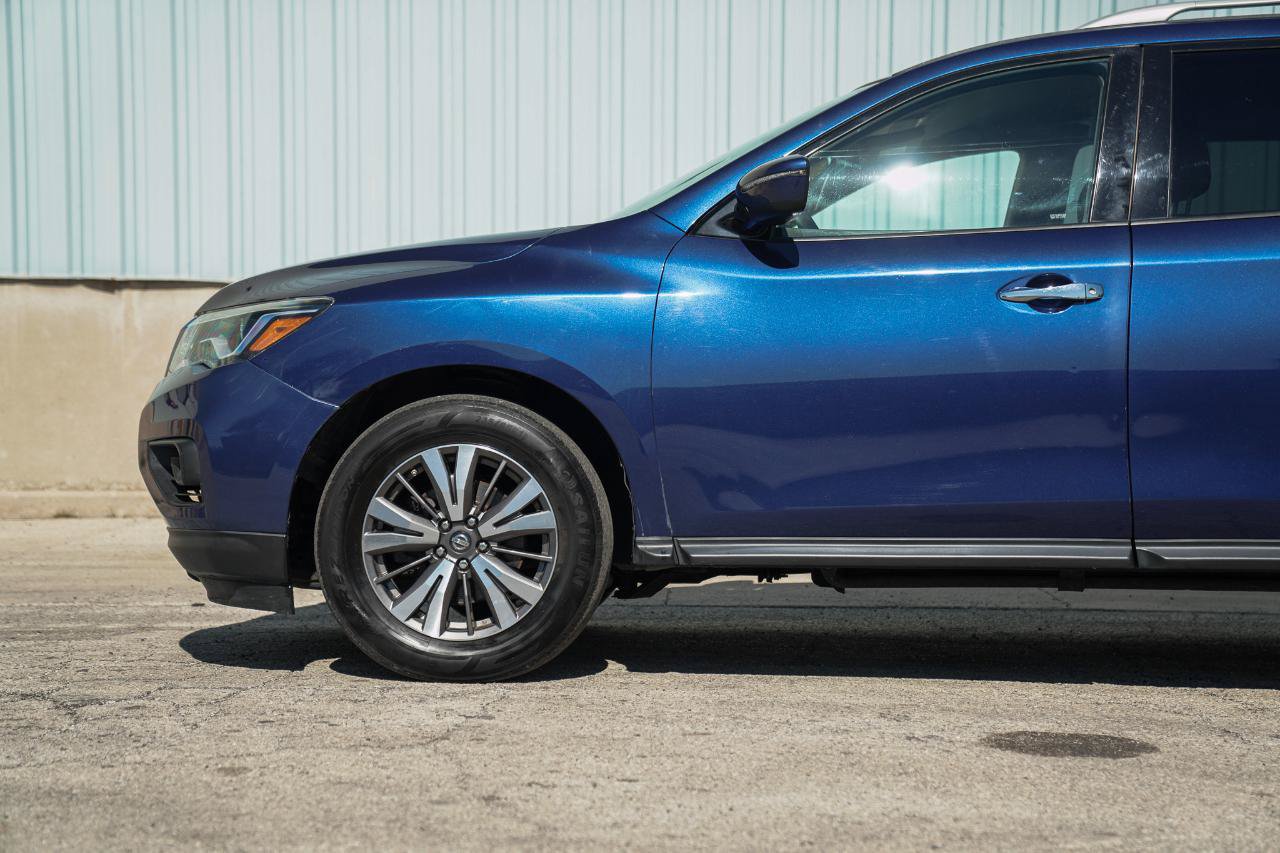 Used 2018 Nissan Pathfinder S AWD/4WD image 11