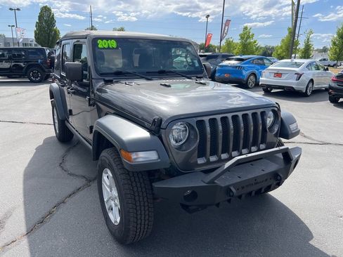Used 2019 Jeep Wrangler Unlimited Sport S AWD/4WD image 5