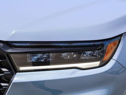 Certified 2025 Honda Pilot Sport image 5