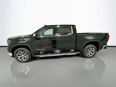 New 2026 GMC Sierra 1500 SLE image 3