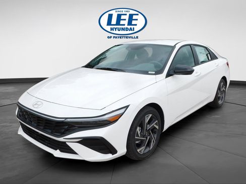 New 2025 Hyundai Elantra SEL image 7